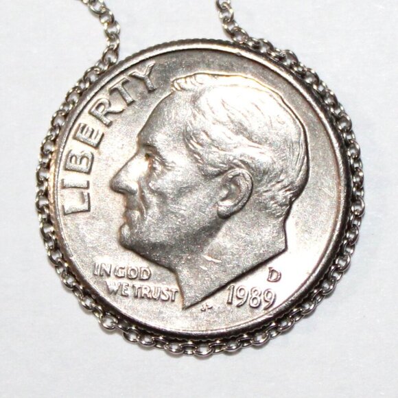 Silver and Gold Mother and Child Heart Necklace - Picture 4 of 6